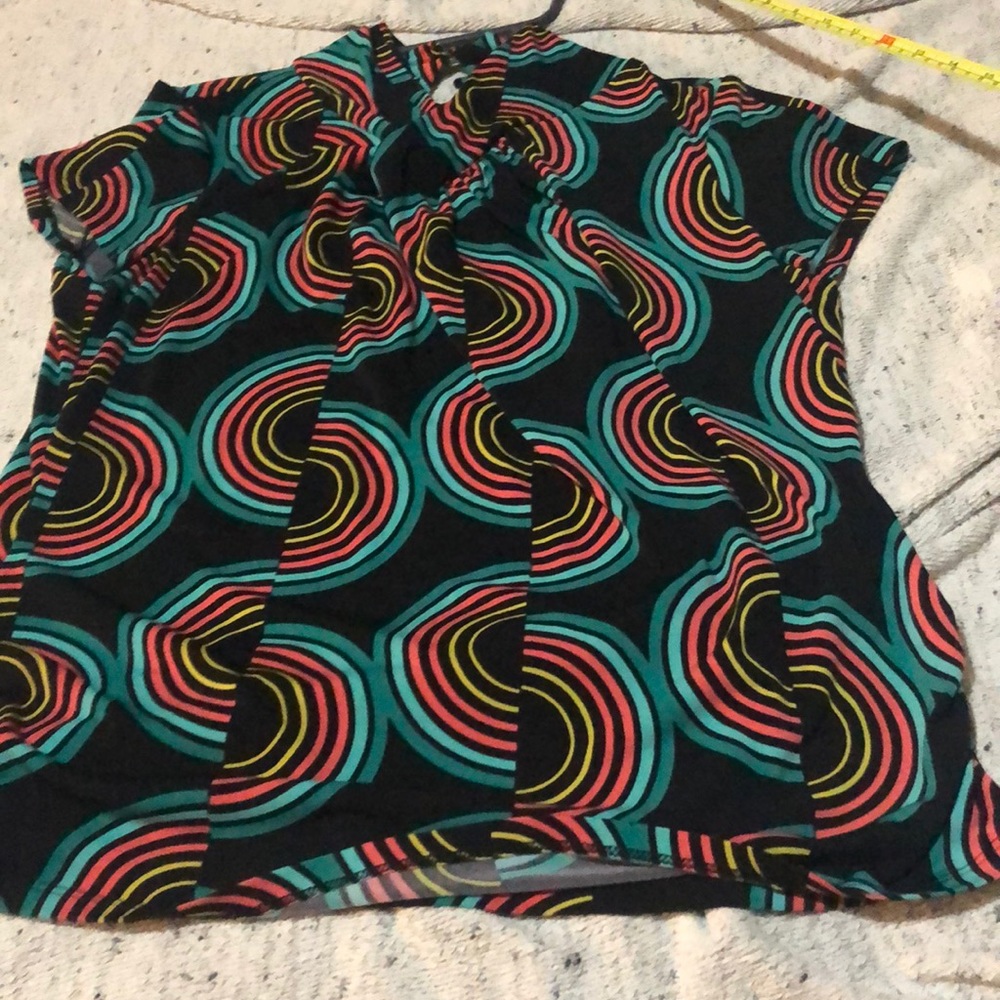 Woman’s size large blouse. Black with green